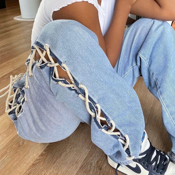 Custom Laced Levi jeans - Picture 2 of 6